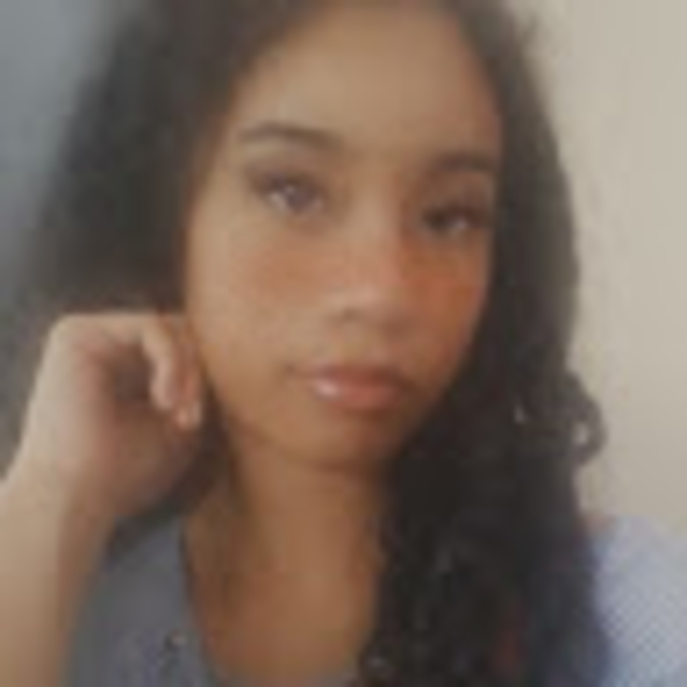 Meet your Posher, Yasmine